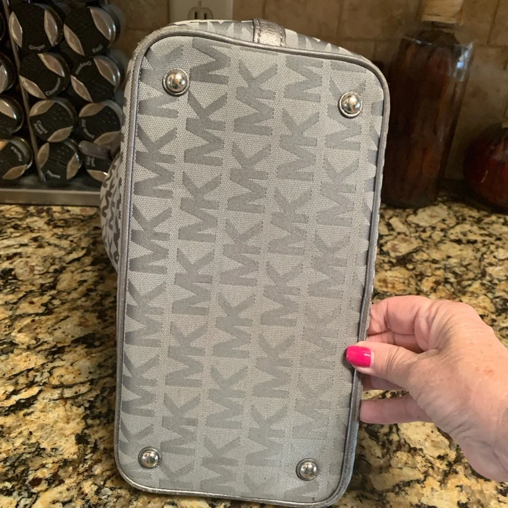 Michael Kors Monogram Gray Canvas Jet Set Handbag